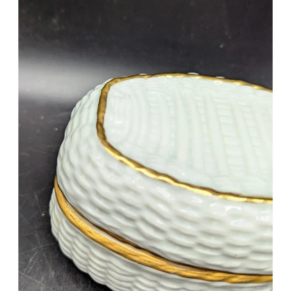 Vintage‎ Limoges Porcelain Basketweave Trinket Dresser Box While 5.25